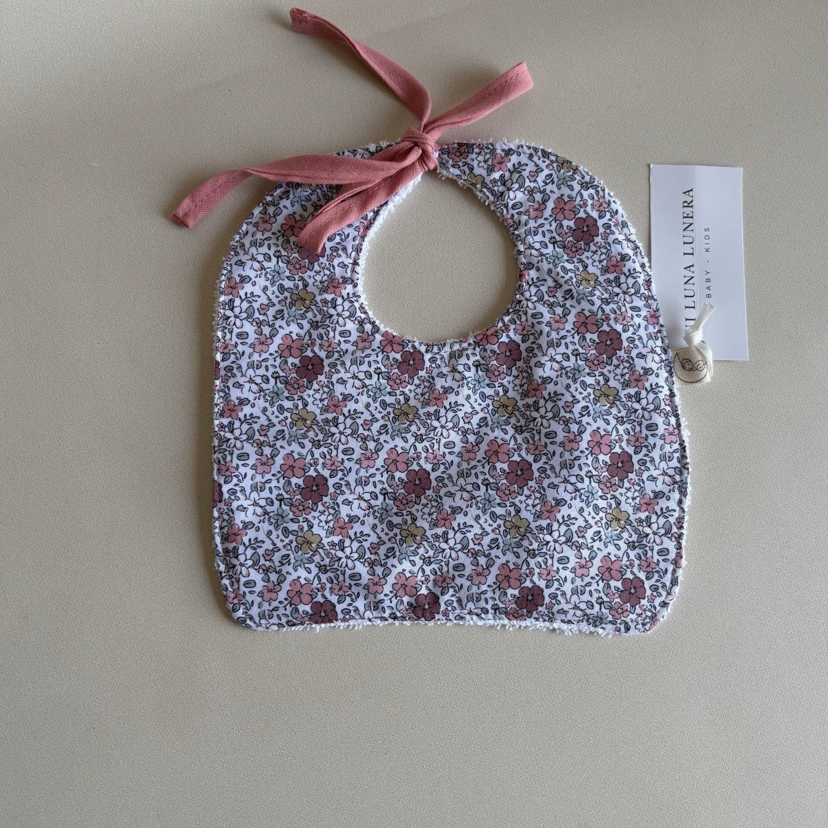 Babero Julieta personalizado - regalo bebé | Mi Luna Lunera