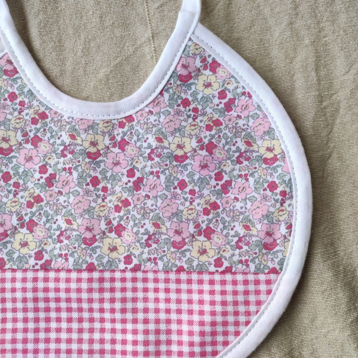 Babero Liberty personalizado - regalo bebé | Mi Luna Lunera