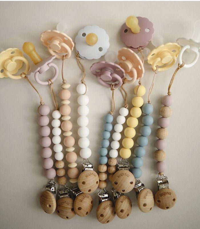 Chupetero Mushie Ari Blush personalizado - regalo bebé | Mi Luna Lunera