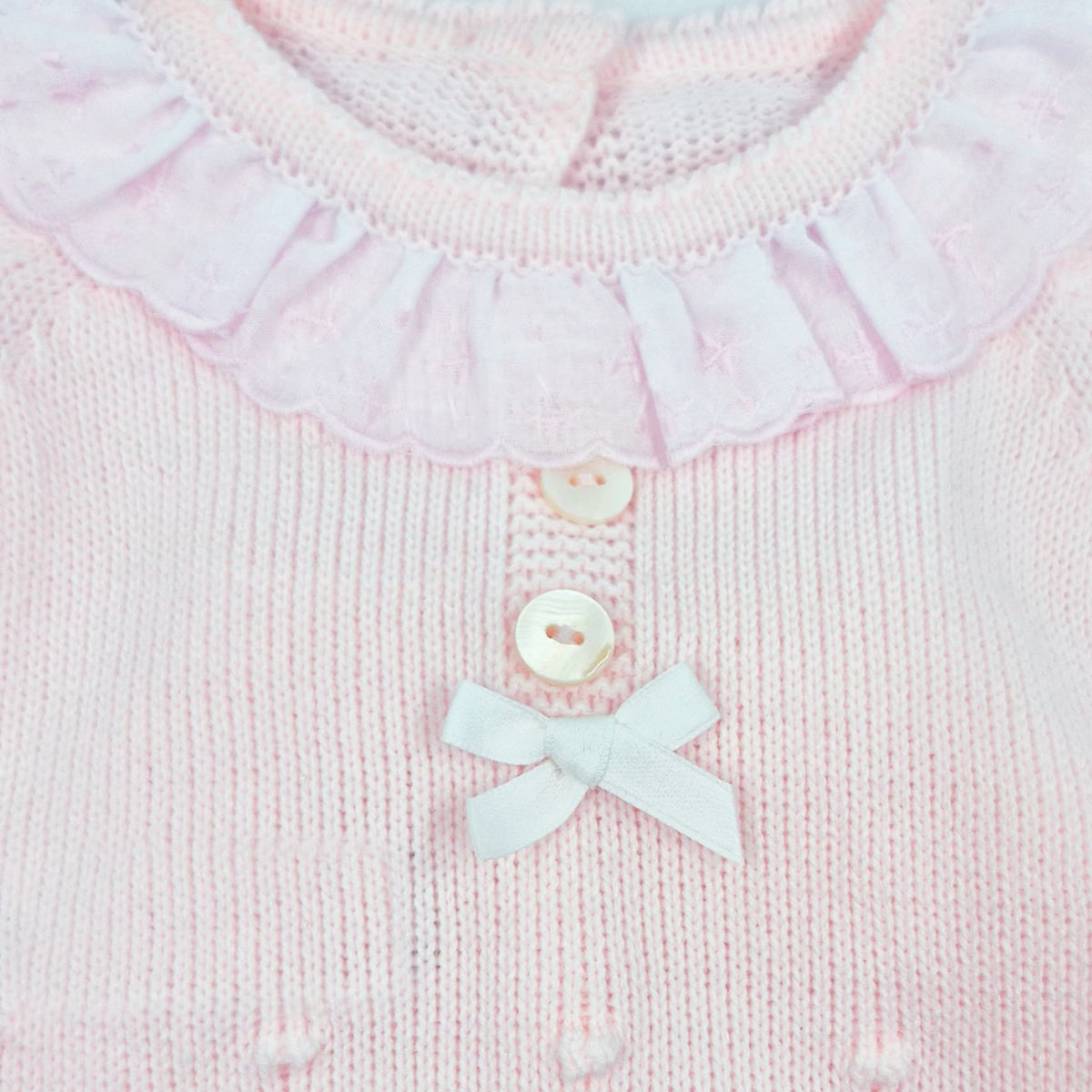 Conjunto de Punto para Bebé con Cuello Plumeti – Rosa