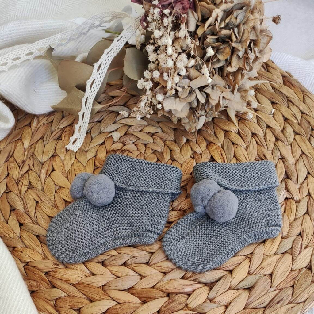 Patucos Punto Borlas - Cóndor personalizado - regalo bebé | Mi Luna Lunera