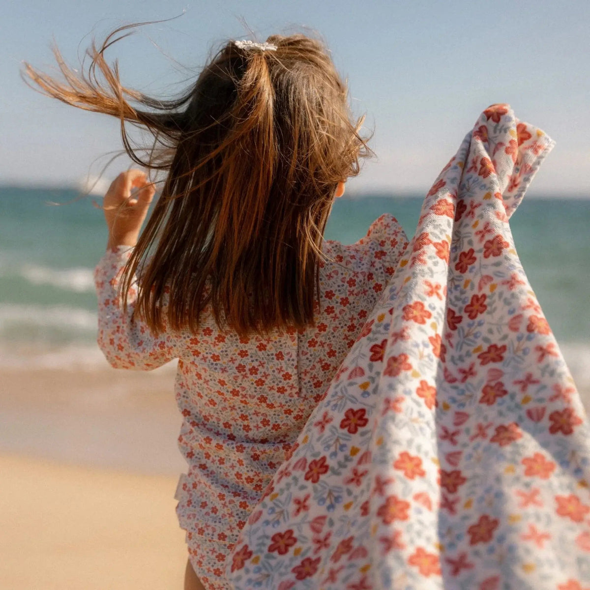 Toalla de playa Sunny Flowers Multicolor - Little Dutch personalizado - regalo bebé | Mi Luna Lunera